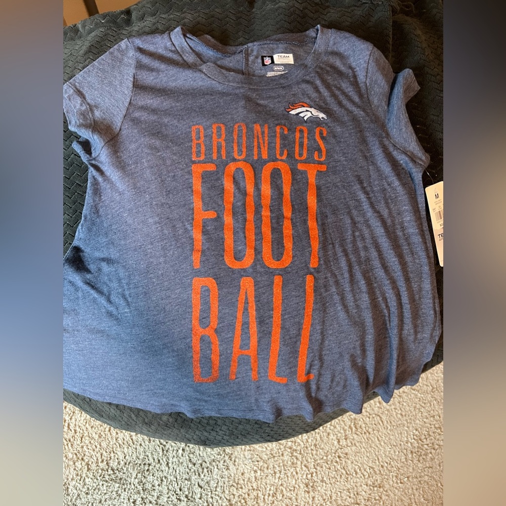 BRONCOS WOMANS SHIRT NWT
